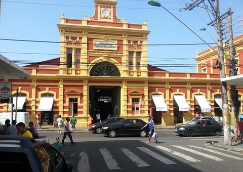 Feiras e mercados recebem ações de combate e vacinação contra dengue neste sábado