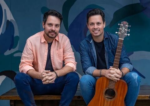 Mateus e Cristiano animam festejo de Nossa Senhora das Graças em Manaus