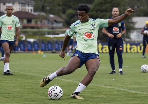 Endrick abre o jogo sobre comparações com Ronaldo e Pelé