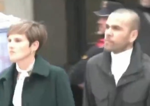 Daniel Alves fala pela 1ª vez após deixar a prisão