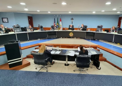 TCE-AM multa ex-Secretário Municipal de Limpeza Pública em R$53 mil