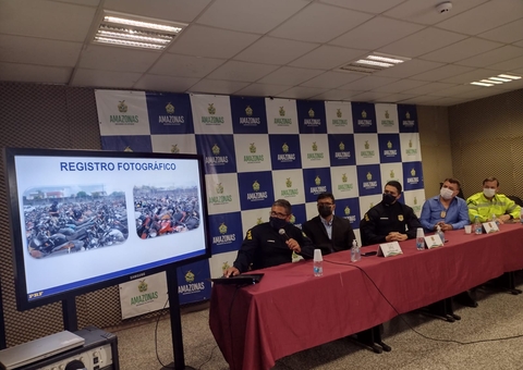 Mais de 500 veículos envolvidos em crimes estão no parqueamento do Detran em Manaus