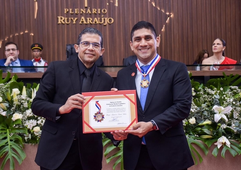 Secretário de esportes recebe Medalha do Mérito Legislativo no Amazonas