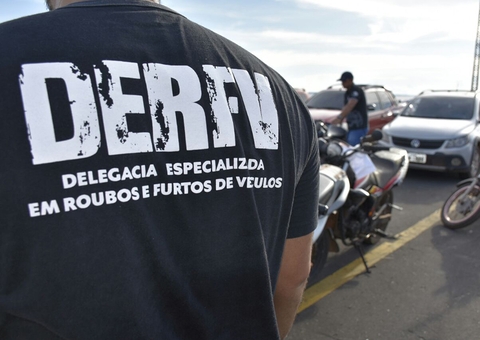 Dupla é presa por esquema de estelionato com compra e venda de carro em Manaus