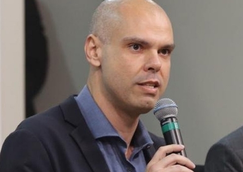 Funeral de Covas terá cortejo em carro aberto e selputamento em Santos