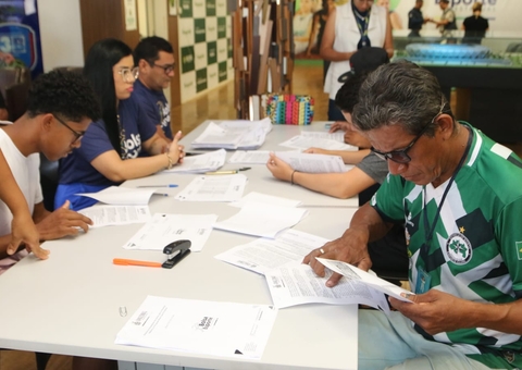 Atletas e paratletas recebem primeira parcela do Bolsa Esporte Estadual em Manaus