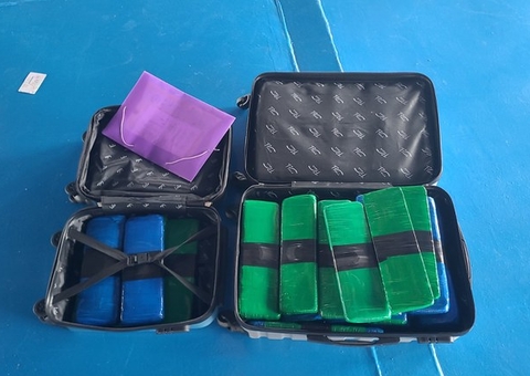 Operação da PF apreende quase 50 kg de drogas no porto de Tabatinga