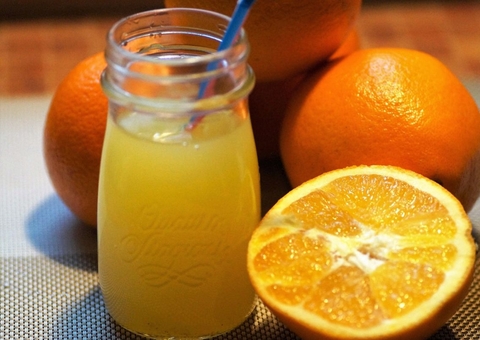 Tarifa dos EUA ameaça exportações de suco de laranja do Brasil