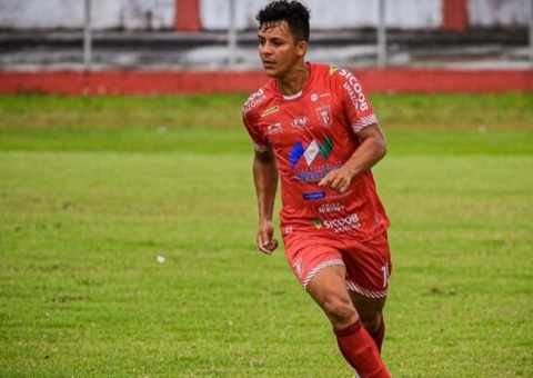 Lateral-esquerdo Fabrício renova com o Princesa do Solimões para 2024
