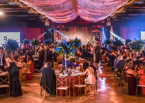 Baile de advogados termina com barraco, troca de socos e cadeira voando