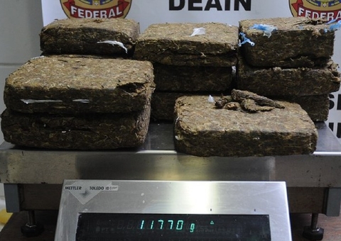PF prende passageira que saiu de Manaus com maconha escondida em mala