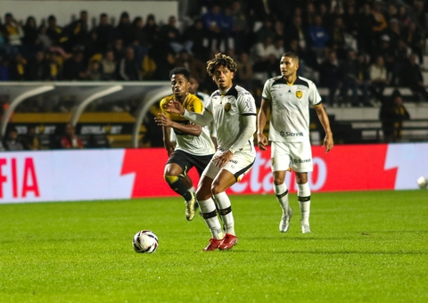 Criciúma bate o Amazonas e engata terceira vitória seguida na Série B