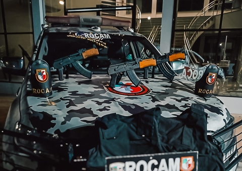 Preso com fuzis e arsenal de guerra caiu do telhado durante fuga na Colônia Oliveira Machado