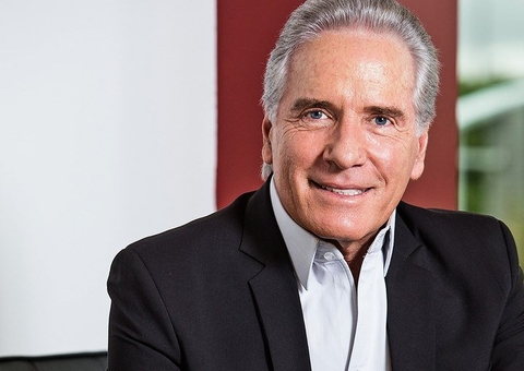 Após chamar pandemia de 'histeria', Roberto Justus é vacinado nos EUA