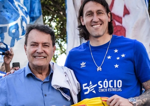 Cássio é recebido por multidão de torcedores do Cruzeiro