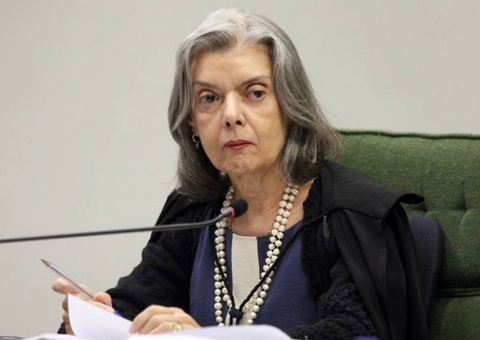 Cármen Lúcia dá 24 horas para PGR se manifestar sobre ataques de Bolsonaro