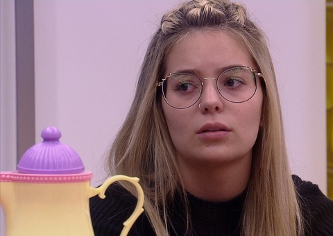 Viih Tube fica 3 dias sem tomar banho e vira piada no BBB21