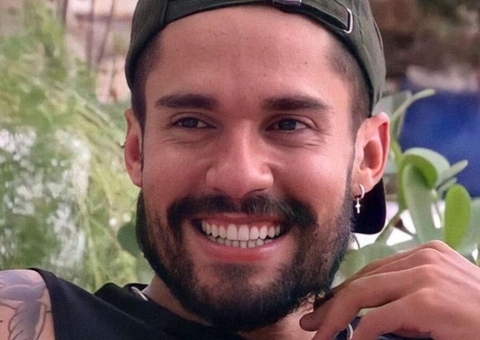 Vídeo: Ex-BBB Bil Araújo é o segundo finalista de A Fazenda 13