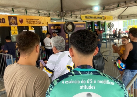 Torcedores lotam bilheteria de arena horas antes de Amazonas x Flamengo