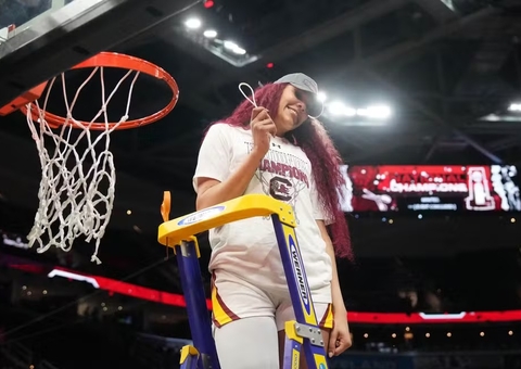 Kamilla Cardoso vibra com bi da NCAA e diz que vai contribuir com a seleção brasileira