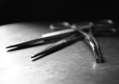 Tumor de 15 quilos é retirado de útero de mulher em Manaus; imagem choca