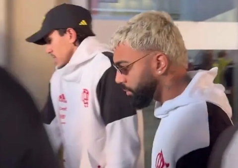 Flamengo desembarca sob protesto e xingamentos no Rio; vídeo