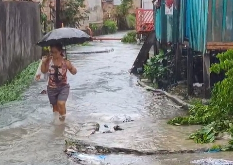 Forte chuva causa alagamentos em vários pontos de Manaus