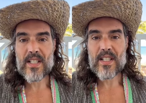 Ex-marido de Katy Perry deixa tribunal em liberdade condicional