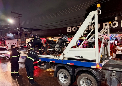 Operação apreende 18 veículos em 'adegas' em Manaus