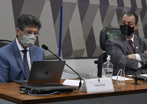 Omar é duro com Teich 