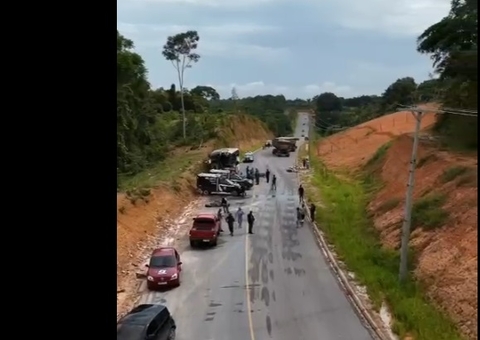 AM-010 é liberada após trágico acidente entre ônibus e carreta