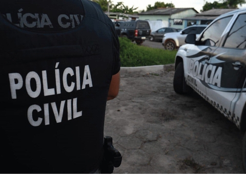 Duas crianças são deixadas sozinhas em casa após mãe sair para festa em Japurá