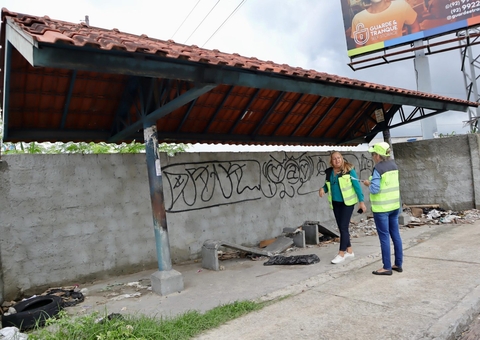 Paradas de ônibus são fiscalizadas em Manaus