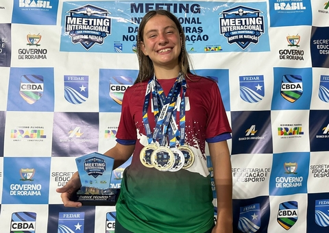 Amazonense bate recorde e leva troféu de melhor atleta em competição de natação