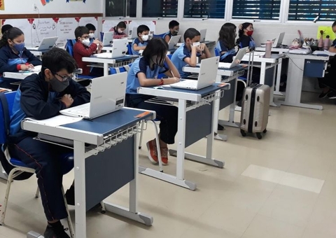 Estudantes do ensino médio voltam às aulas presenciais no Amazonas