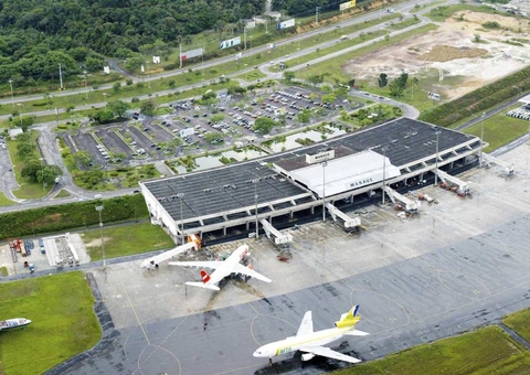 Avião é arrastado por ventania no Aeroporto Internacional de Manaus