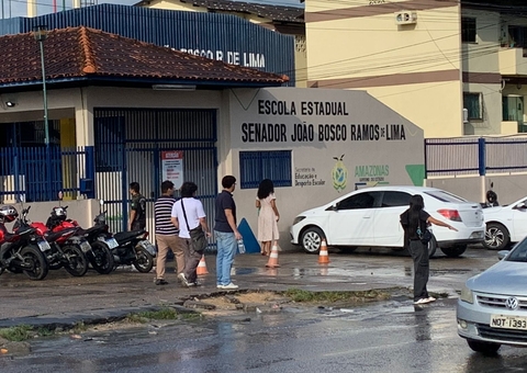 Candidatos começam a deixar local de prova do Enem em Manaus