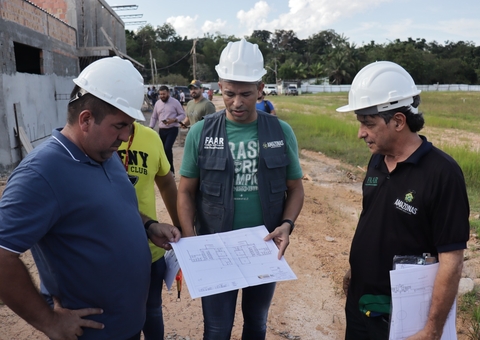 Com investimento de R$ 2 milhões, obra de estádio é vistoriada no Amazonas