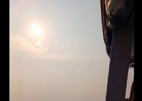 Vídeo: fumaça de queimadas atrapalha visibilidade no Rio Solimões no Amazonas