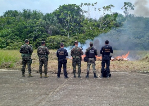PF incinera 700kg de drogas em Tabatinga