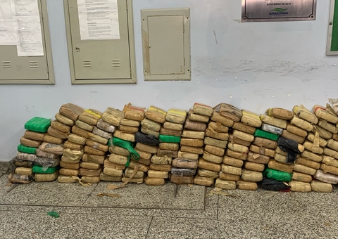 Polícia apreende 400 kg de drogas em oficina mecânica na Compensa