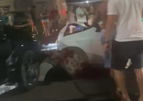 Carros ficam destruídos em acidente no Dom Pedro