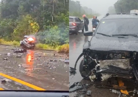 Carros ficam destruídos em acidente violento na AM-070; vídeo