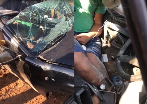 Carro se choca violentamente contra poste ao voltar de Manaus na AM-070