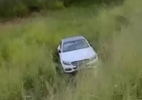 Cantor sertanejo Wallas Arrais sofre acidente de carro