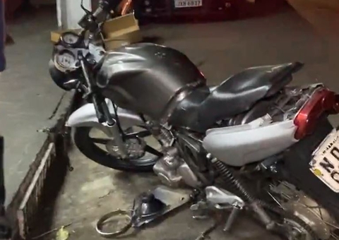 Acidente entre motocicletas deixa quatro pessoas feridas em Manaus