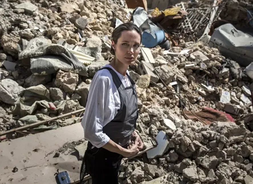 Angelina Jolie critica bombardeio de Israel a campo de refugiados em Gaza 