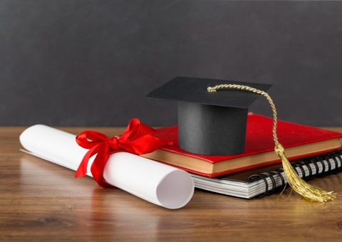 Justiça decide que estudante menor de 18 anos pode cursar faculdade em Manaus