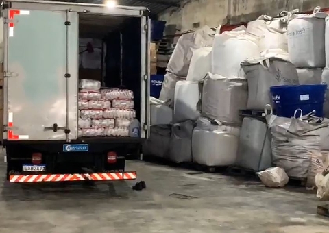 Dono de depósito é preso ao ser flagrado vendendo açúcar vencido em Manaus