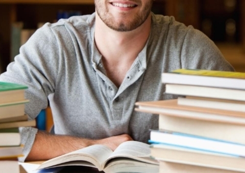 Universidade não pode impedir matrícula de aluno com pendência financeira